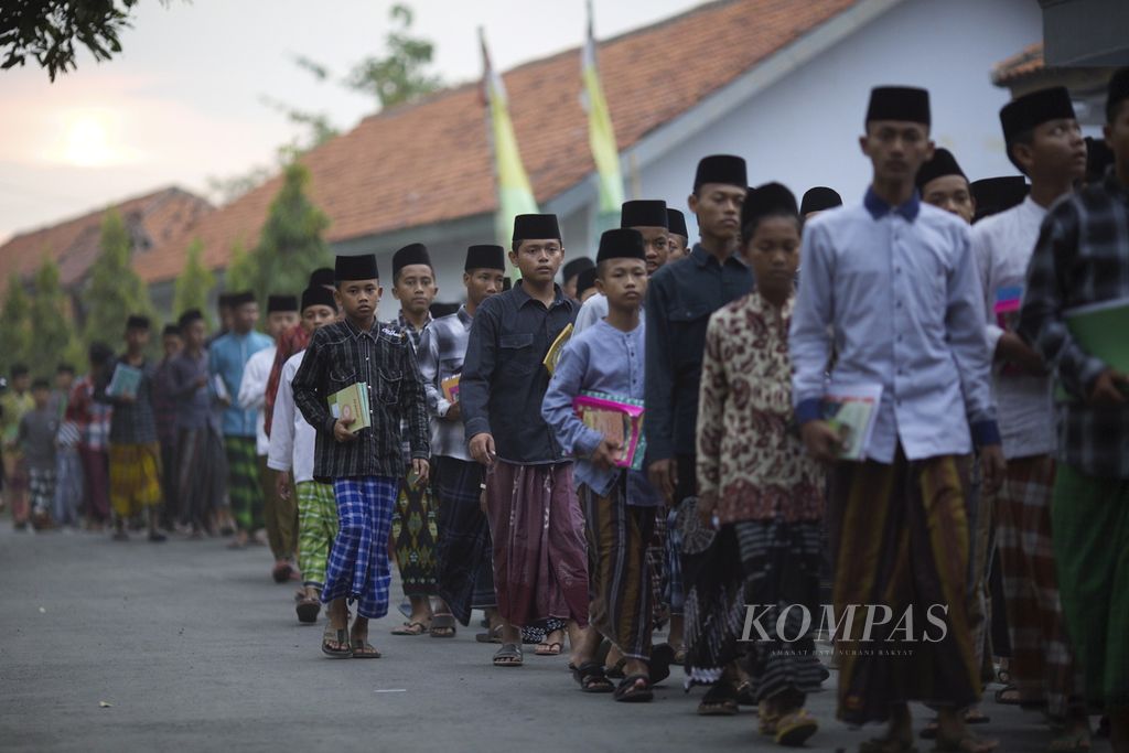 https://cdn-assetd.kompas.id/btUpGiJrLEWW3YkJogEUtEQciMA=/1024x683/filters:watermark(https://cdn-content.kompas.id/umum/kompas_main_logo.png,-16p,-13p,0)/https%3A%2F%2Fkompas.id%2Fwp-content%2Fuploads%2F2020%2F08%2Ff4356dc2-ee39-47dd-80e9-b2b4a15e1696_jpg.jpg