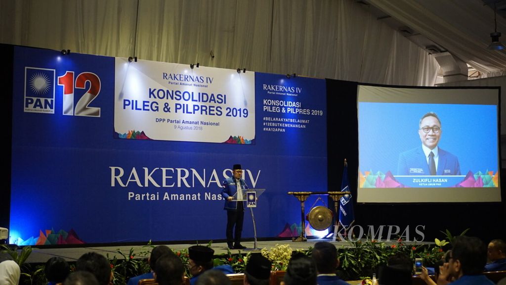 Ketua Umum Partai Amanat Nasional Zulkifli Hasan saat memberikan sambutan dalam Rapat Kerja Nasional (Rakernas) PAN di Jakarta, Kamis (9/8/2018).