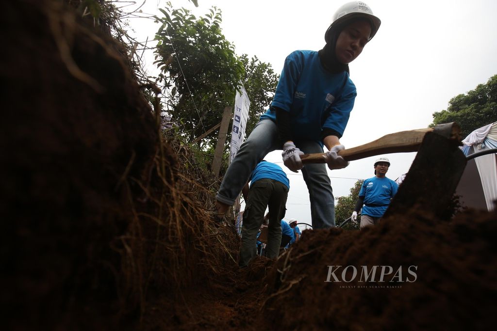 Semangat Menggali Saluran