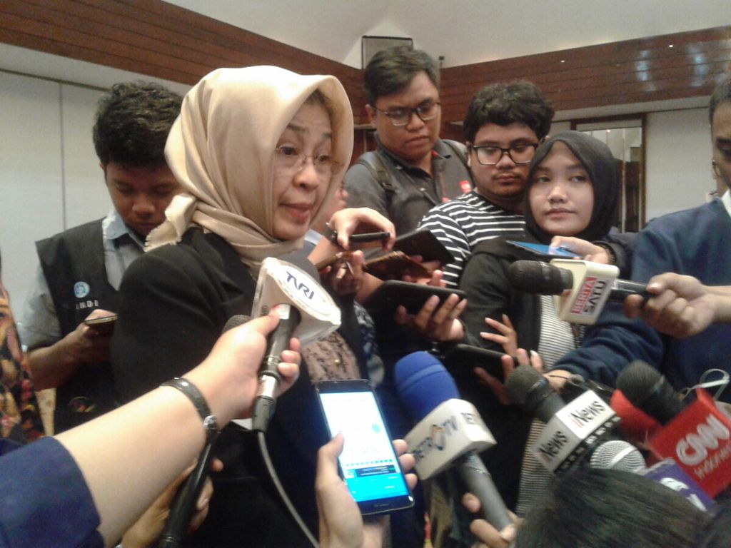 Pengajar di FISIP Universitas Indonesia, Valina Singka Subekti, seusai menandatangani pakta integritas di Hotel Sari Pacific, Jakarta, Rabu (27/3/2019).