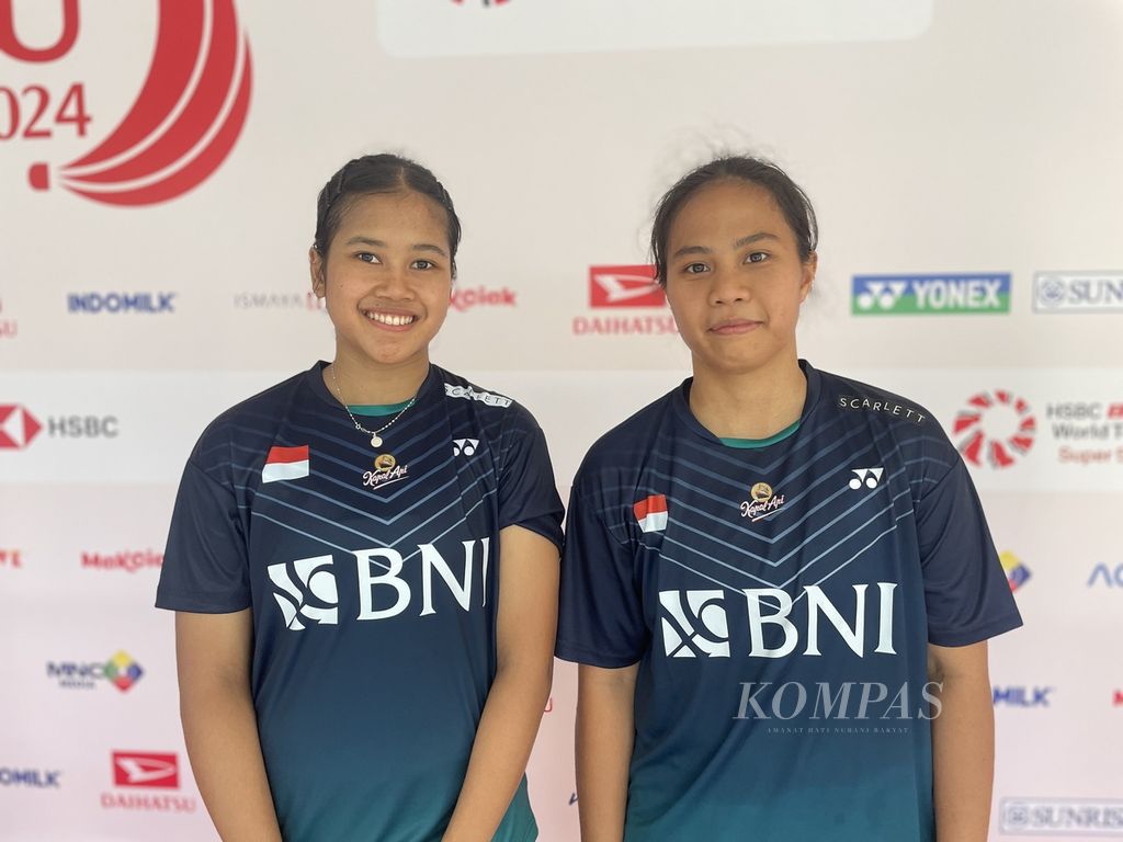 Ganda putri Indonesia, Jesita Putri Miantoro (kanan) dan Febi Setianingrum, usai tampil pada babak kedua Indonesia Masters 2024 di Istora Gelora Bung Karno, Senayan, Jakarta, Kamis (25/1/2024).