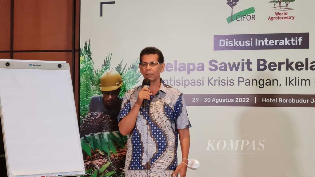 Guru Besar Bidang Multifungsi Lanskap Pertanian IPB University Suria Darma Tarigan dalam diskusi media di Jakarta, Senin (29/8/2022).