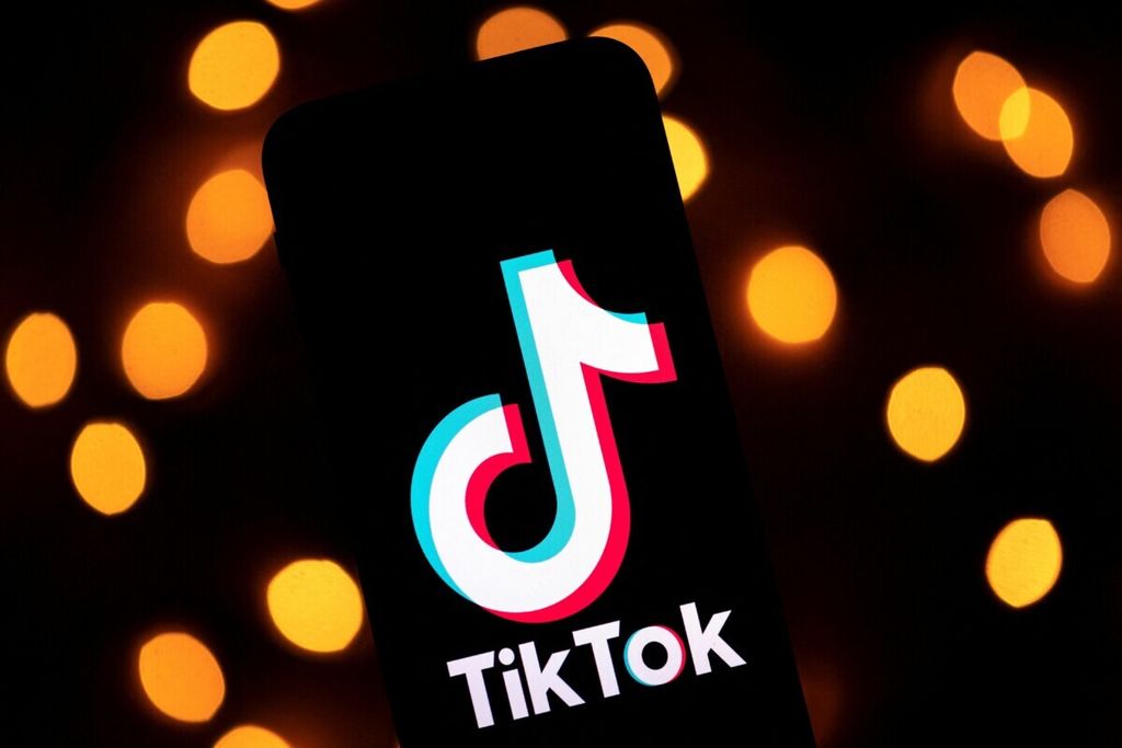 Logo platform media sosial Tiktok. Aplikasi berbasis berbagi video pendek ini kian melejit dan kini juga berkembang menjadi platform e-dagang.