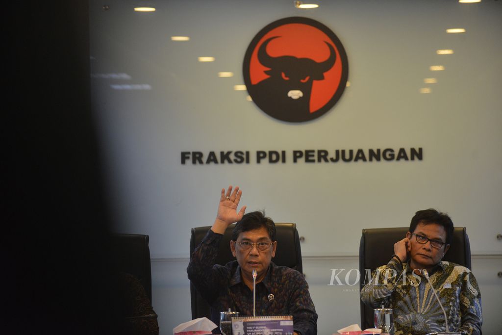 Ketua Fraksi PDI-P DPR Utut Adianto di Kompleks Parlemen, Senayan, Jakarta, Senin (3/10/2022).