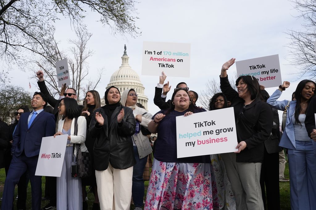 Demonstration of TikTok supporters in Washington DC, United States in March 2024