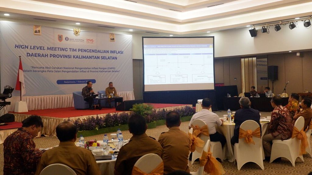 Kegiatan High Level Meeting Tim Pengendalian Inflasi Daerah (TPID) Provinsi Kalimantan Selatan di Banjarmasin, Selasa (7/2/2023).