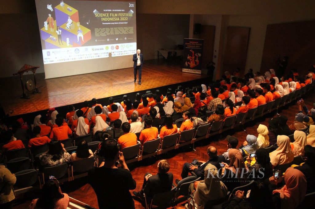 Lebih dari 200 siswa menghadiri pembukaan Science Film Festival 2022 yang diinisiasi Goethe-Institut di Jakarta, Selasa (18/10/2022). Festival itu digelar secara hibrida di 55 kabupaten/kota di Indonesia pada 18 Oktober sampai 30 November 2022.