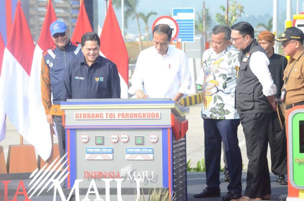 Presiden Joko Widodo meresmikan Jalan Tol Ciawi-Sukabumi ruas Cigombong-Cibadak pada 4 Agustus 2023. Panjang ruas jalan ini 11,9 kilometer.