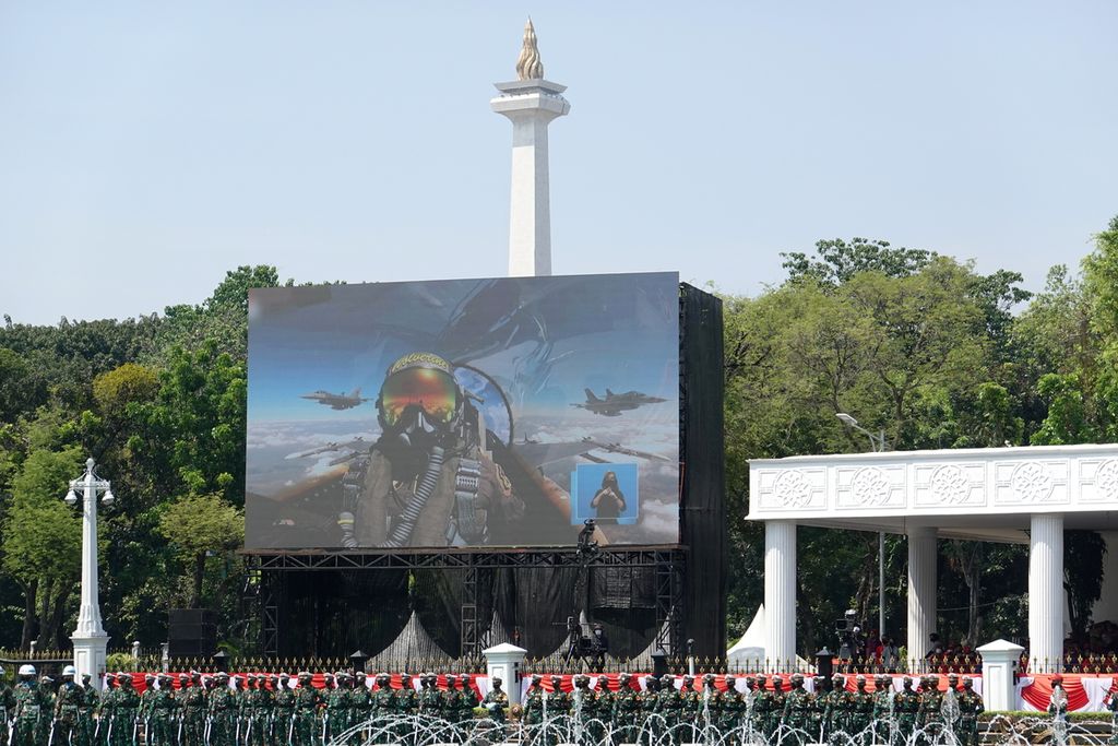  Istana Kepresidenan menyelenggarakan gladi kotor Upacara Peringatan Detik-detik Proklamasi Kemerdekaan Ke-77 Republik Indonesia yang digelar pada Minggu (14/8/2022) di halaman Istana Merdeka, Jakarta. Gladi dilaksanakan sebagaimana Upacara Peringatan Detik-detik Proklamasi Kemerdekaan RI yang sesungguhnya