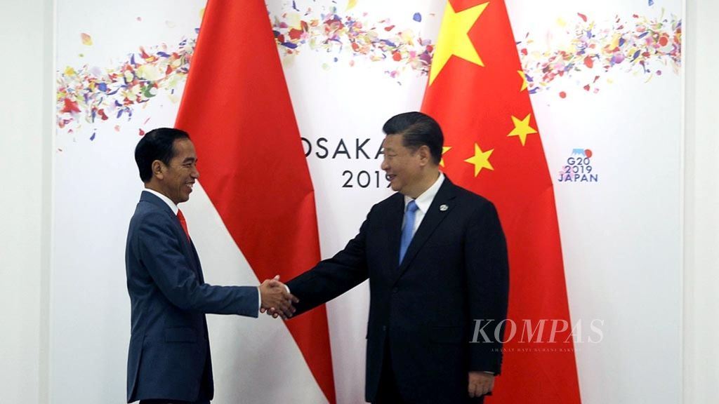  Presiden China Xi Jinping (kanan), selaku tuan rumah, menggelar pertemuan bilateral dengan Presiden Joko Widodo di sela-sela hari pertama Konferensi Tingkat Tinggi G20 di Osaka, Jepang, Jumat (28/6/2019). Dalam pertemuan tersebut, kedua pemimpin membahas peningkatan hubungan kerja sama perdagangan dan investasi.