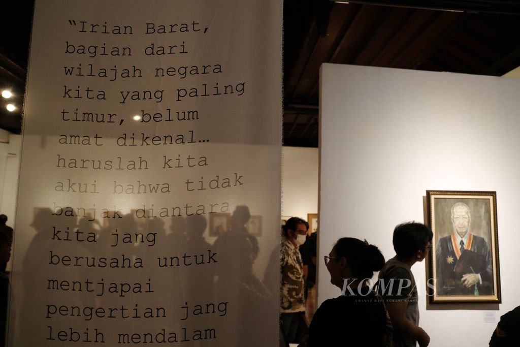 The opening ceremony of the cultural and art exhibition "100 Years of Koentjaraningrat Commemoration" was held at Bentara Budaya Jakarta on Thursday (8/6/2023) night. Coinciding with the 100th birth anniversary of Koentjaraningrat on June 15, 1923, a Bharata Wayang Orang performance will also be presented as a tribute from the family to Pak Koen who holds high esteem in the world of dance and wayang, especially wayang orang.