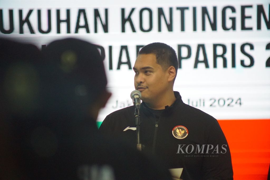 Menteri Pemuda dan Olahraga Dito Ariotedjo mengukuhkan kontingen Indonesia untuk Olimpiade Paris 2024 di Jakarta, Rabu (10/7/2024).