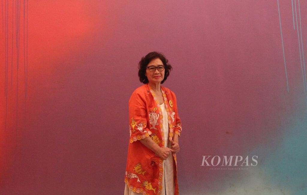 Pendiri dan Ketua Kelompok Pencinta Bacaan Anak (KPBA) Murti Bunanta di Galeri Oesman Effendi, Taman Ismail Marzuki (TIM), Jakarta, Minggu (23/10/2022).