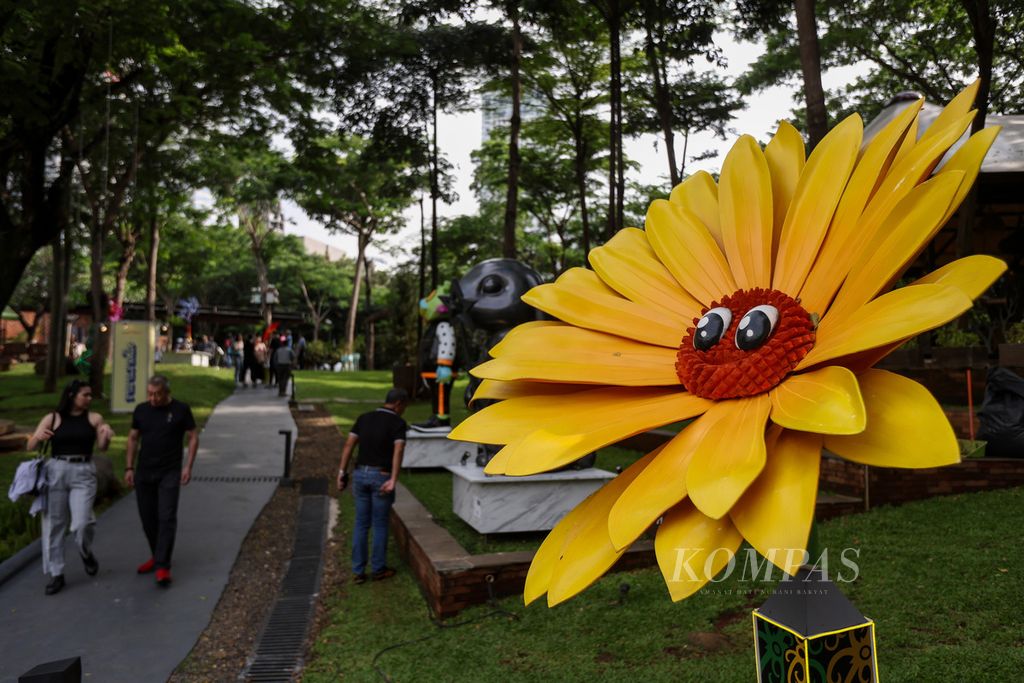 One of the artwork exhibited at the Art Jakarta Gardens 2024 exhibition at Hutan Kota by Plataran, Jakarta on Tuesday (23/4/2024).