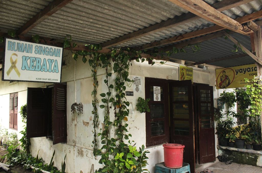 Suasana Rumah Singgah Kebaya (Keluarga Besar Waria Yogyakarta), DI Yogyakarta, Kamis (21/7/2022).