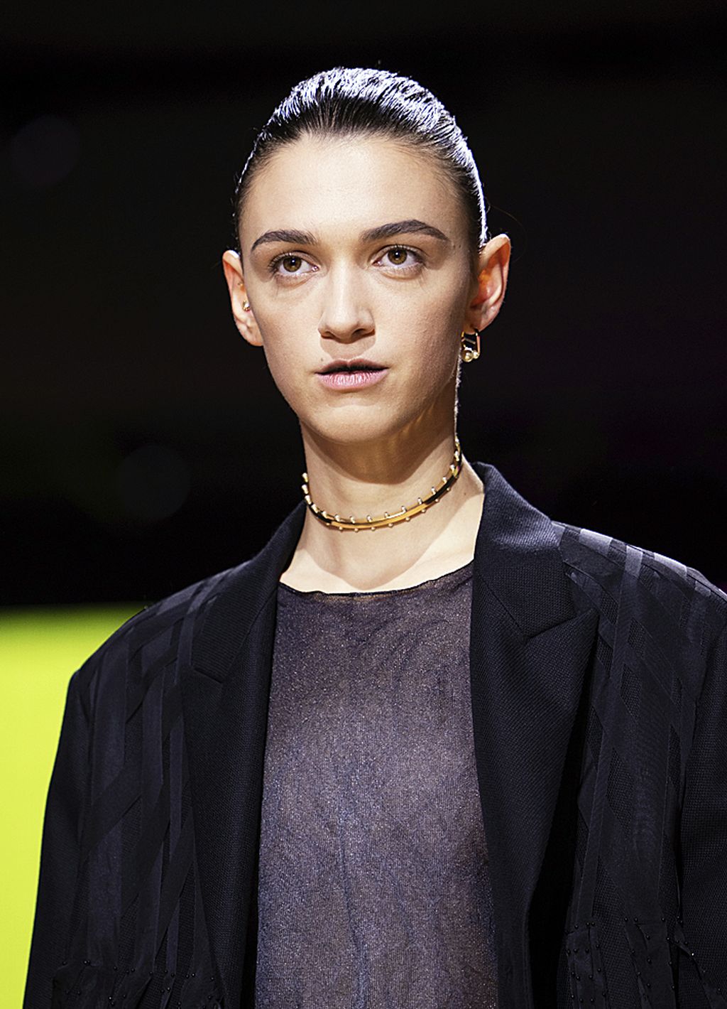 Tampilan model di ajang Christian Dior Spring/Summer 2024, Selasa (26/9/2023), di Paris. 