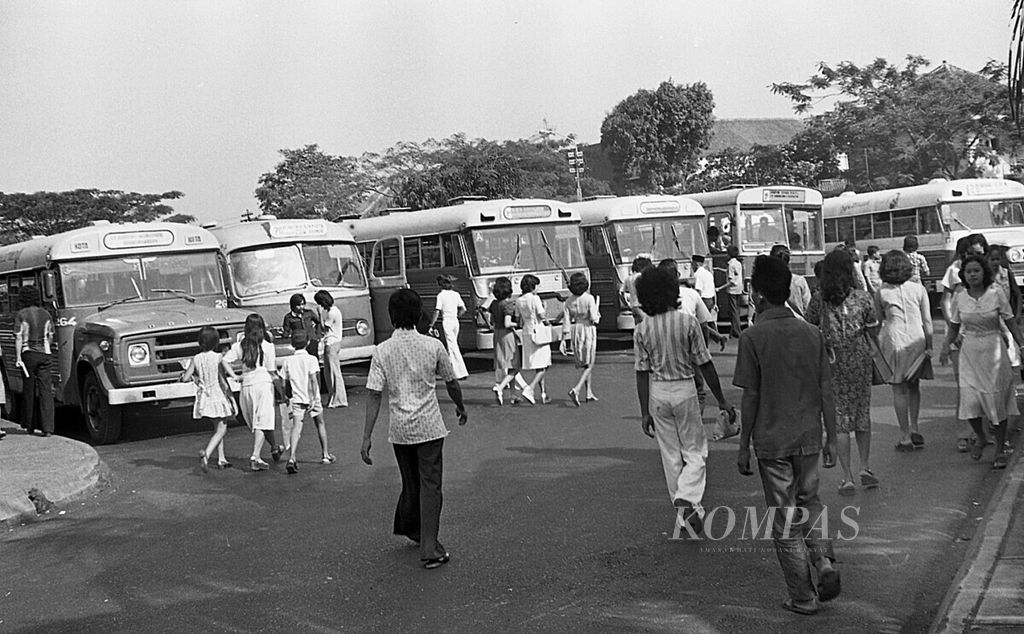 Terminal Bus Blok M, 10 September 1976.