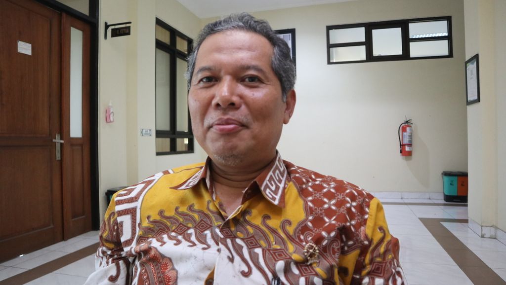 Dindin Syarief Nurwahyudin, Kepala Humas Pengadilan Agama Indramayu, saat diwawancarai, Kamis (26/1/2023).