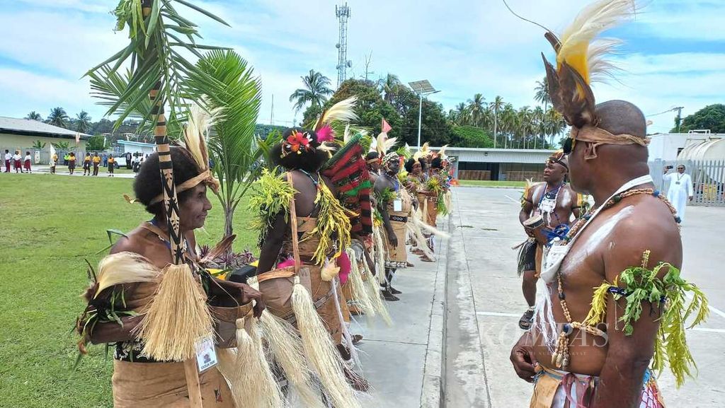 Suasana penyambutan Paus Fransiskus di Vanimo, Papua Niugini, Minggu (8/9/2024).