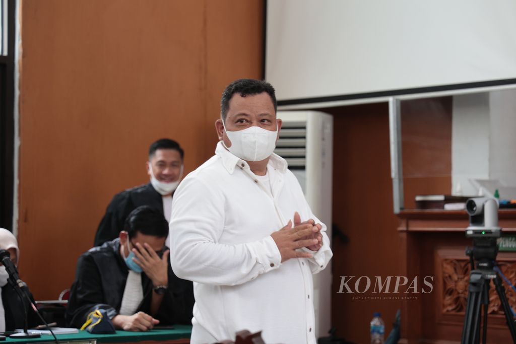 Terdakwa kasus pembunuhan Nofriansyah Yosua Hutabarat atau Brigadir J, Kuat Ma'ruf, menjalani sidang pembacaan putusan lanjutan di Pengadilan Negeri Jakarta Selatan, Selasa (14/2/2023). Jaksa penuntut umum menuntut Kuat dengan pidana penjara 8 tahun. Kuat adalah sopir pribadi terpidana mati Ferdy Sambo.