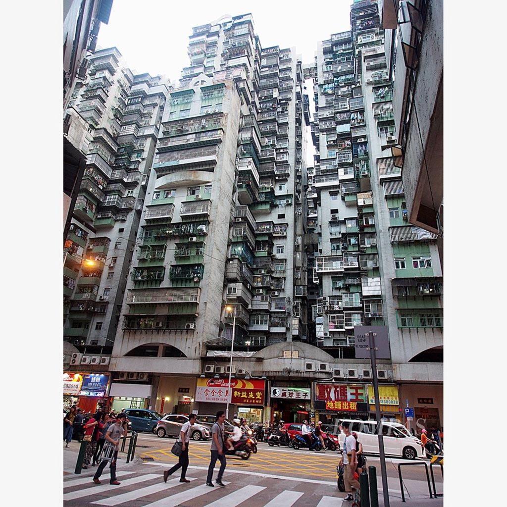 Salah satu bangunan apartemen di kota Makau.