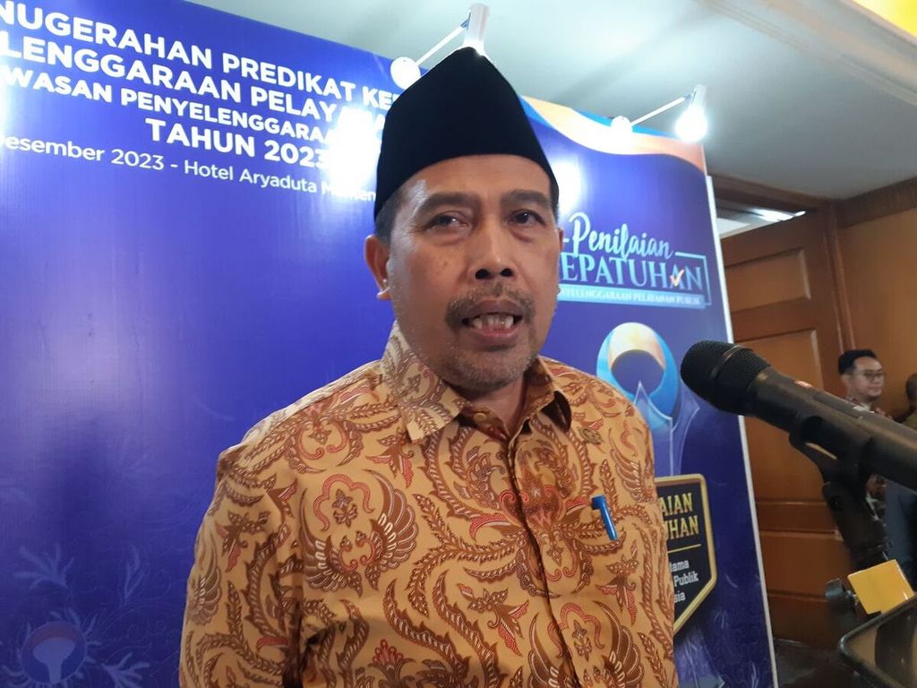 Chairman of the Indonesian Ombudsman Mokhammad Najih gave a statement to the media after the "Public Service Delivery Compliance Assessment" event, Thursday (14/12/2023).