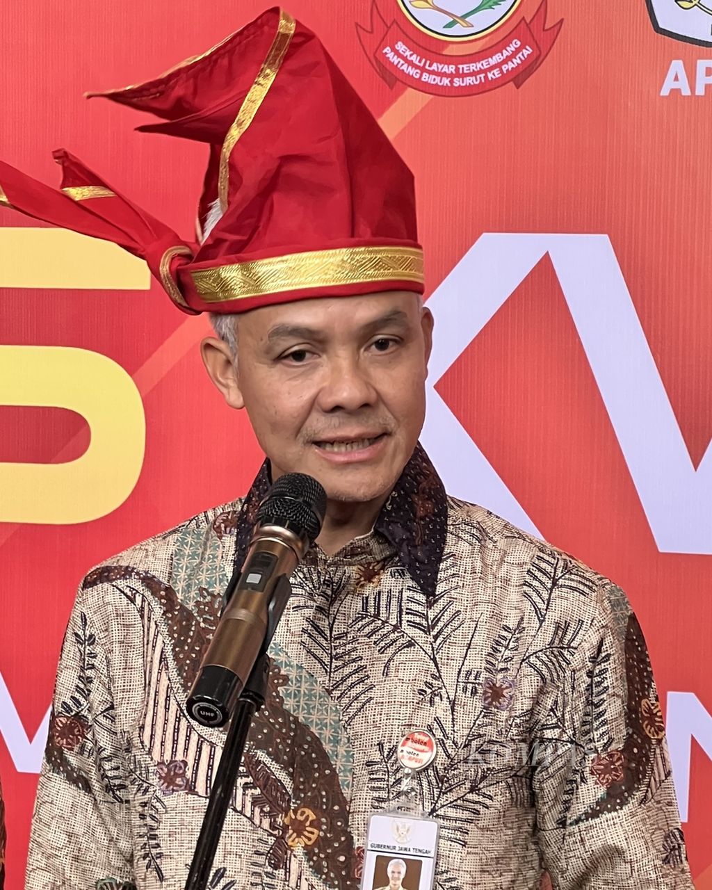 Gubernur Jawa Tengah yang juga bakal calon presiden, Ganjar Pranowo, tampil dalam adu gagasan di Rakernas XVI Apeksi di Makassar, Sulsel, Kamis (13/7/2023).