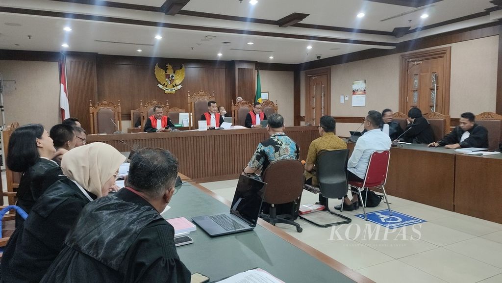 Sidang kasus korupsi pembangunan menara <i>base transceiver station</i> atau BTS 4G Bakti Kementerian Komunikasi dan Informatika yang berlangsung di Pengadilan Tindak Pidana Korupsi, Jakarta, Rabu (27/3/2024). 