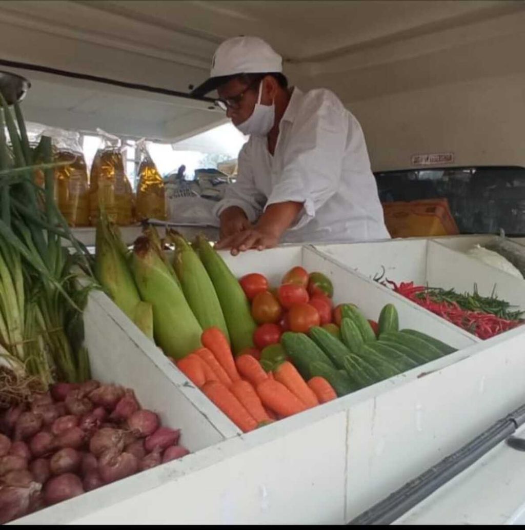 Si Jampang atau belanja gampang milik Perumda Pasar Kota Tangerang hadir untuk memudahkan warga berbelanja, harganya sesuai eceran tertinggi, dan menstabilkan harga, Rabu (12/10/2022).