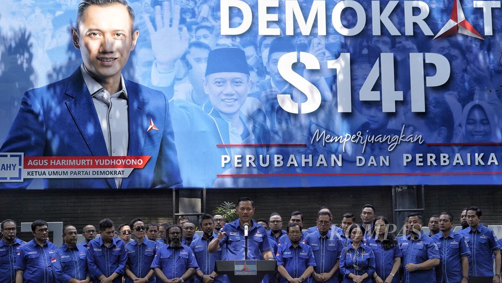 Ketua Umum Partai Demokrat Agus Harimurti Yudhoyono menyampaikan Pidato Awal Tahun 2023 di Kantor DPP Partai Demokrat, Jakarta, Kamis (12/1/2023). 