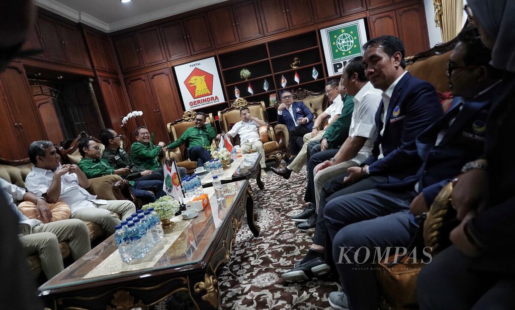 Suasana pertemuan elite Partai Gerindra, PKB serta Partai Nasdem, di Sekretariat Bersama Koalisi Partai Gerindra dan PKB di Menteng, Jakarta, Kamis (26/1/2023). 