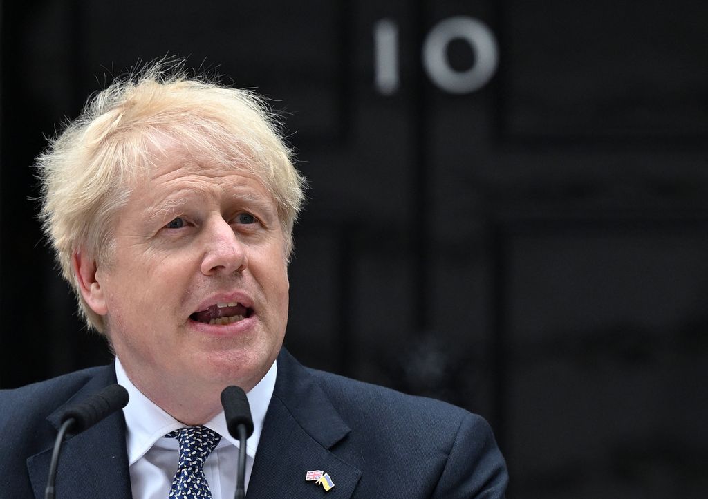 Boris Johnson mengumumkan pengunduran dirinya sebagai Perdana Menteri Inggris, Kamis (7/7/2022,) setelah menjabat sekitar tiga tahun sejak 23 Juli 2019. Dia akan memimpin Inggris sampai pemilihan berlangsung Oktober dan terpilih pemimpin baru.