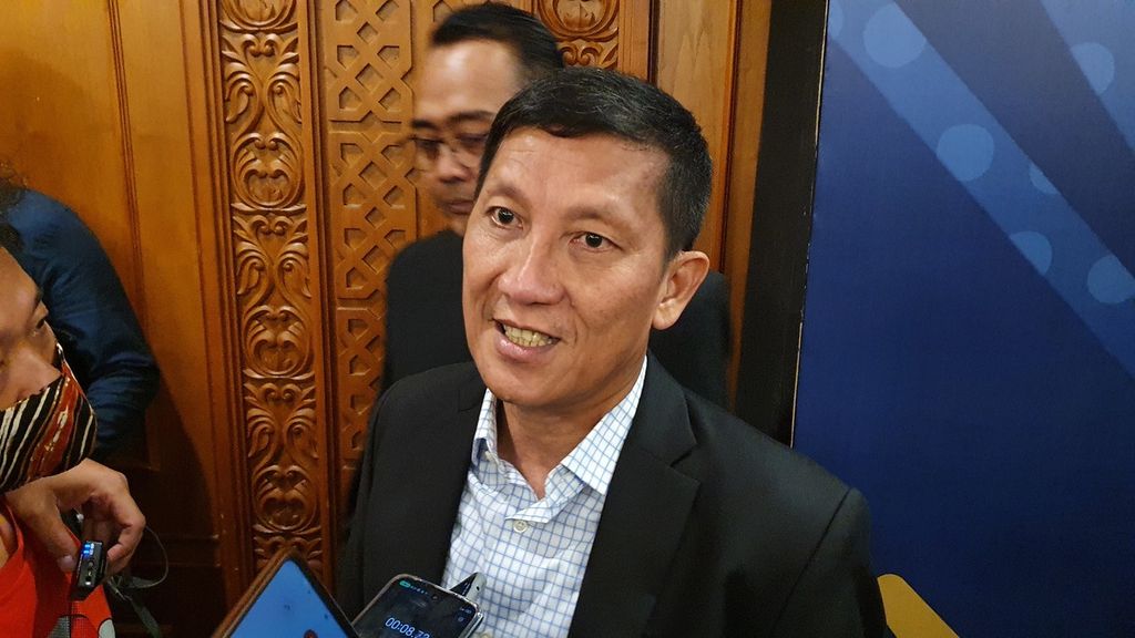 Direktur Utama PT Liga Indonesia Baru, Ferry Paulus menyampaikan rencana bergulirnya kembali Liga 1 setelah Rapat Umum Pemegang Saham (RUPS) Luar Biasa di Hotel Sultan, Jakarta, Selasa (15/11/2022).