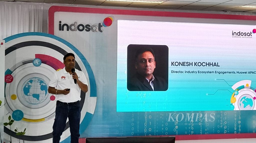 Director of Industry Ecosystem Engagement Huawei APAC Konesh Kochhal memberikan keterangan perihal dukungan Huawei bersama Indosat Ooredoo Hutchison terhadap penyelenggaraan KTT G20 2022 di Bali dalam jumpa media di Kuta, Badung, Jumat (11/11/2022).