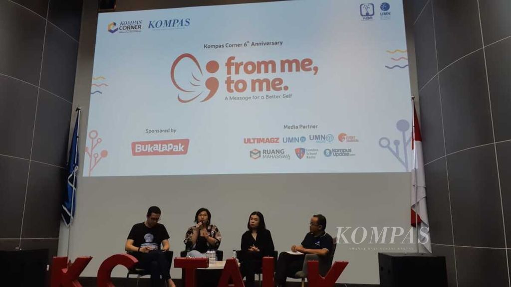 Seminar kesehatan mental dalam rangka ulang tahun Kompas Corner yang ke-enam di Tangerang, Banten, Jumat (3/5/2019). Dalam seminar ini diungkapkan cara hidup agar tidak mudah depresi dan dapat menerima diri sendiri