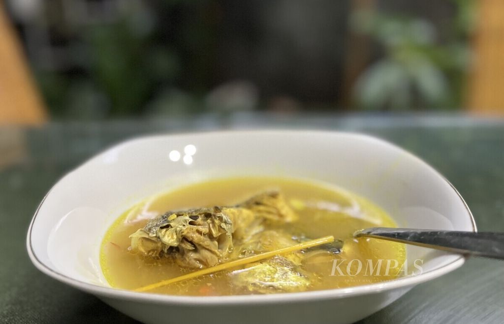 Pallumara adalah salah satu jenis masakan yang berbahan dasar ikan. Masakan khas Sulsel dan Makassar ini menjadi sajian utama di banyak restoran ikan di kota ini.