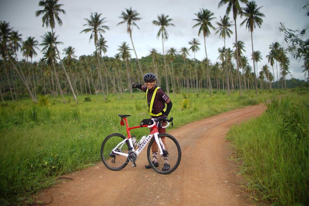 Pesepeda asal Indonesia yang melakukan perjalanan Jakarta ke Paris telah tiba di Thailand.