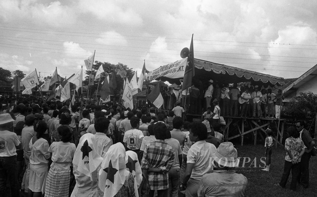 Suasana kampanye Partai Persatuan Pembangunan, akhir Maret 1987, di Jakarta. 