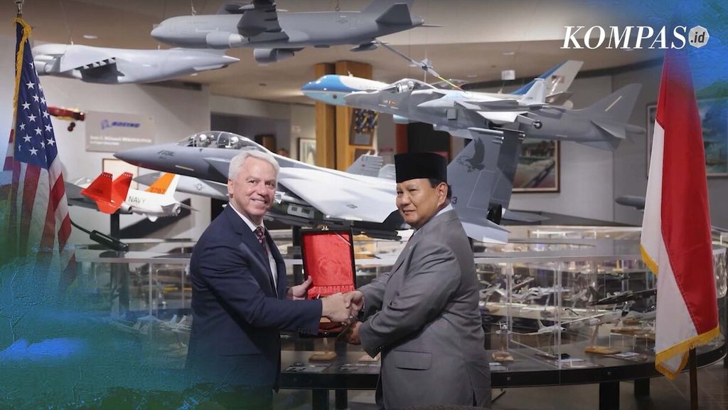 Menhan Prabowo Subianto Perkuat Keamanan Langit Indonesia dengan Jet Tempur F-15EX.