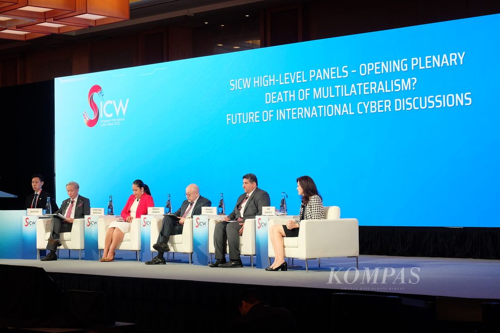 Salah satu sesi diskusi panel Singapore International Cyber Week (SICW) 2023, Selasa (17/10/2023) di, Singapura. Topik sesi tersebut ialah ”Kematian Multilateralisme? Masa Depan Diskusi Siber Internasional”.
