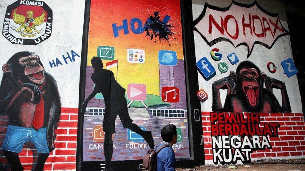 Mural perangi hoaks di Rawa Buntu, Serpong, Tangerang Selatan, Senin (11/3/2019).