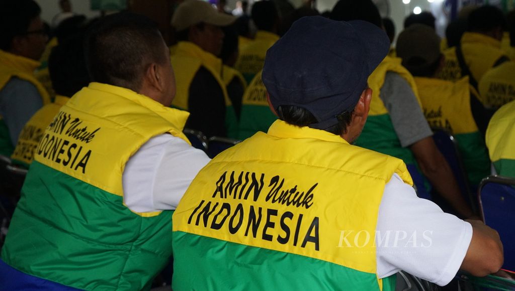 Para sukarelawan pasangan calon presiden dan wakil presiden nomor urut 1, Anies Baswedan dan Muhaimin Iskandar, mengadakan konsolidasi di Kabupaten Sukoharjo, Jawa Tengah, Senin (5/2/2024). Muhaimin menghadiri acara tersebut.