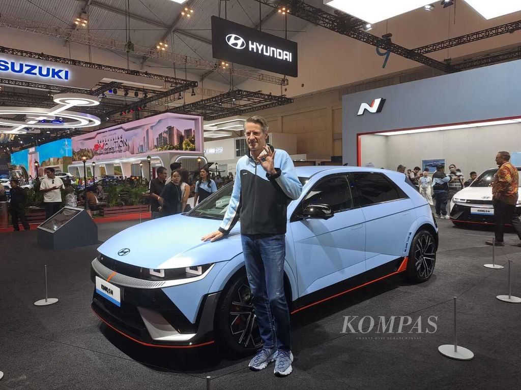 Vice President Hyundai N &amp; Motorsport Hyundai Motor Company Till Wartenberg di sela-sela pameran Gabungan Industri Kendaraan Bermotor Indonesia (Gaikindo) Indonesia International Auto Show (GIIAS) 2024 di ICE BSD, Tangerang, Kamis (18/7/2024).