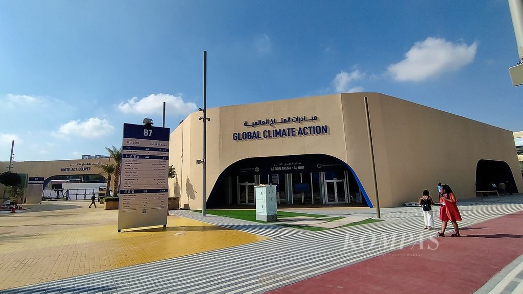 Salah satu paviliun dari Global Climate Action dalam area Konferensi Perubahan Iklim Ke-28 (COP28) di Dubai, Uni Emirat Arab, Rabu (29/11/2023).