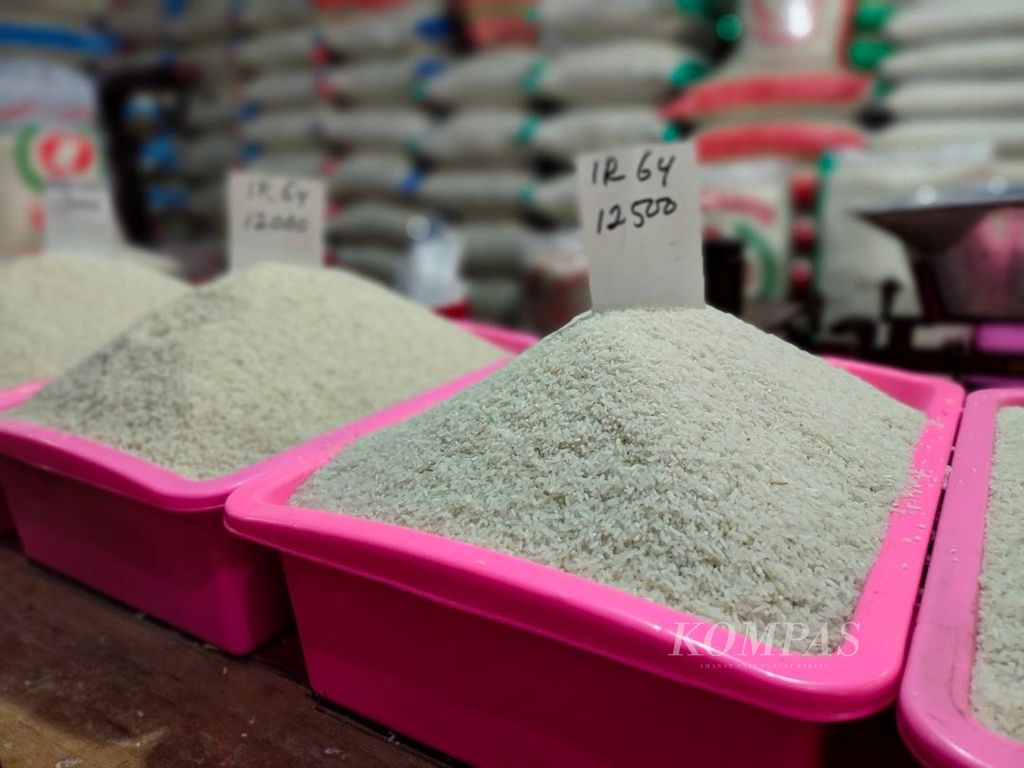 Harga beras di Pasar Rejowinangun, Kota Magelang, saat ini terpantau stabil, yakni di kisaran Rp 12.000-Rp 13.000 per kilogram.