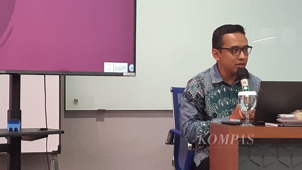 Pengamat Timur Tengah Universitas Indonesia, Agung Nurwijoyo, menjelaskan sejarah konflik Palestina-Israel dalam diskusi "Penanganan Krisis Kemanusiaan di Gaza" di Depok, Jawa Barat, Junat (10/11/2023).