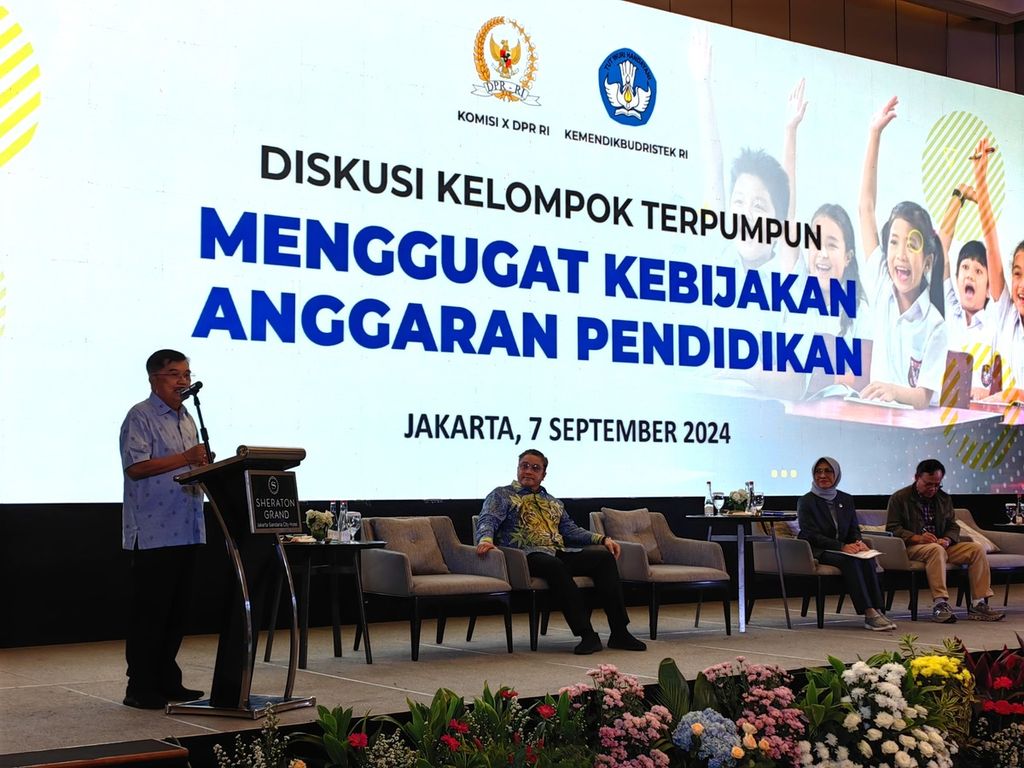 Wakil Presiden ke-10 dan ke-12 RI, Jusuf Kalla, membahas anggaran pendidikan dan kebijakan pendidikan dalam diskusi kelompok terpumpun bertema ”Menggugat Kebijakan Anggaran Pendidikan” di Jakarta, Sabtu (7/9/2024).