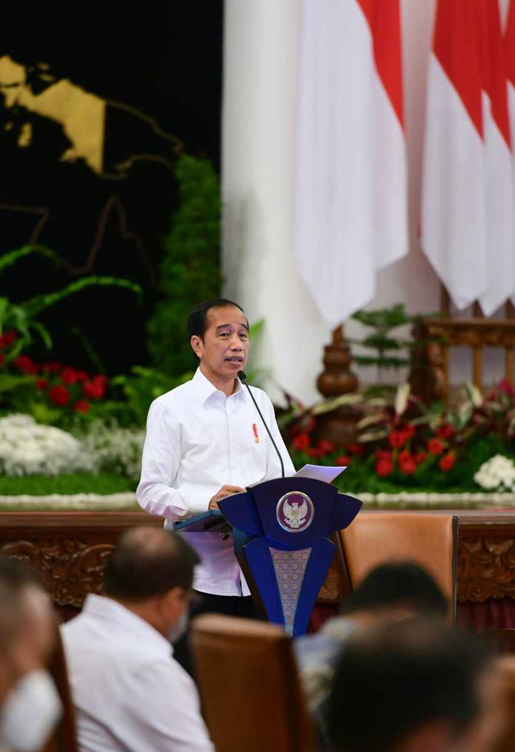 Presiden Joko Widodo saat menyampaikan arahannya pada Sidang Kabinet Paripurna di Istana Negara, Jakarta, Selasa, 5 April 2022.