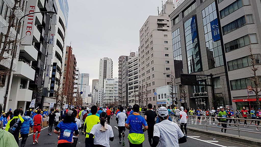 Sebanyak 35.000 pelari dari 145 negara mengikuti Maraton Tokyo 2018 di Tokyo, Jepang, Minggu (25/2). Lomba lari yang mengambil start di depan gedung Tokyo Metropolitan Government di Shinjuku itu merupakan salah satu World Major Marathon dan merupakan maraton terpopuler di Asia.