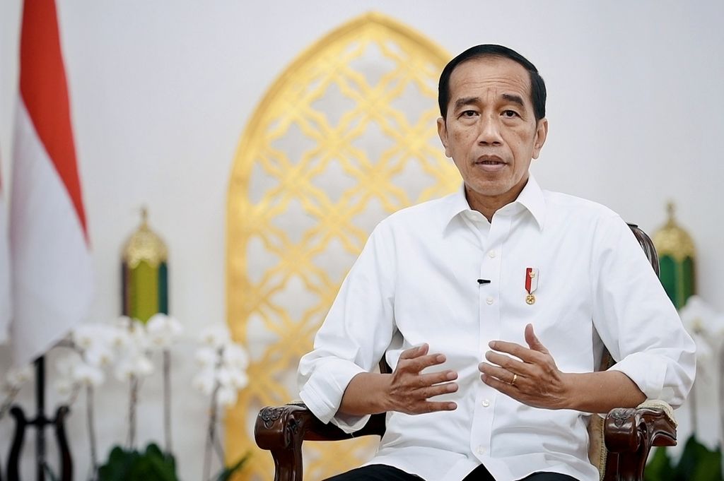Presiden Joko Widodo dari Gedung Agung, Istana Kepresidenan Yogyakarta, Selasa (3/5/2022).